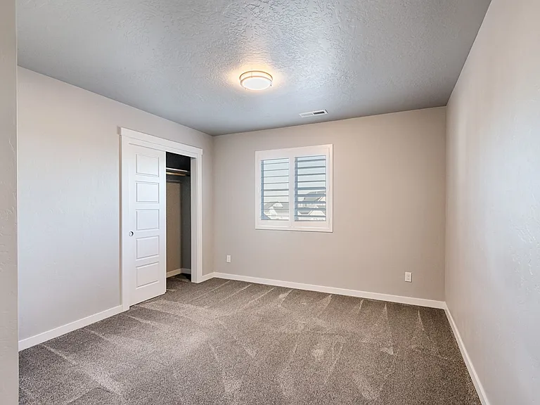 4346 N Nemea Ave — Photo 31