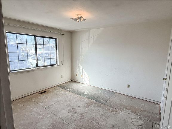 3rd image of 4006 Ames Street