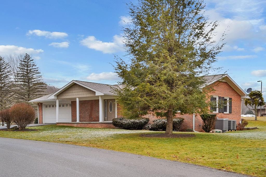 292 Quail Valley Dr, Princeton, WV 24740 | Zillow