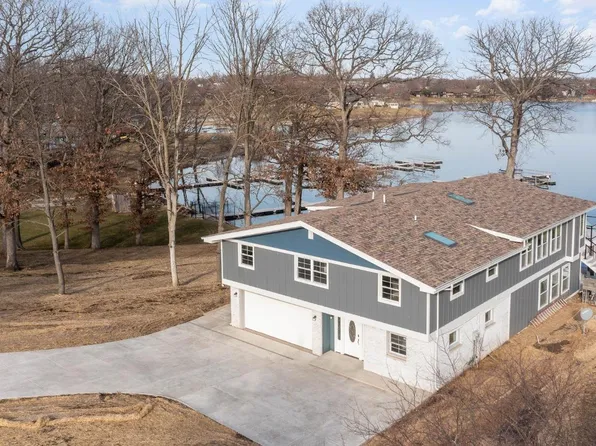 3497 W Lakeshore Dr, Crown Point, IN 46307