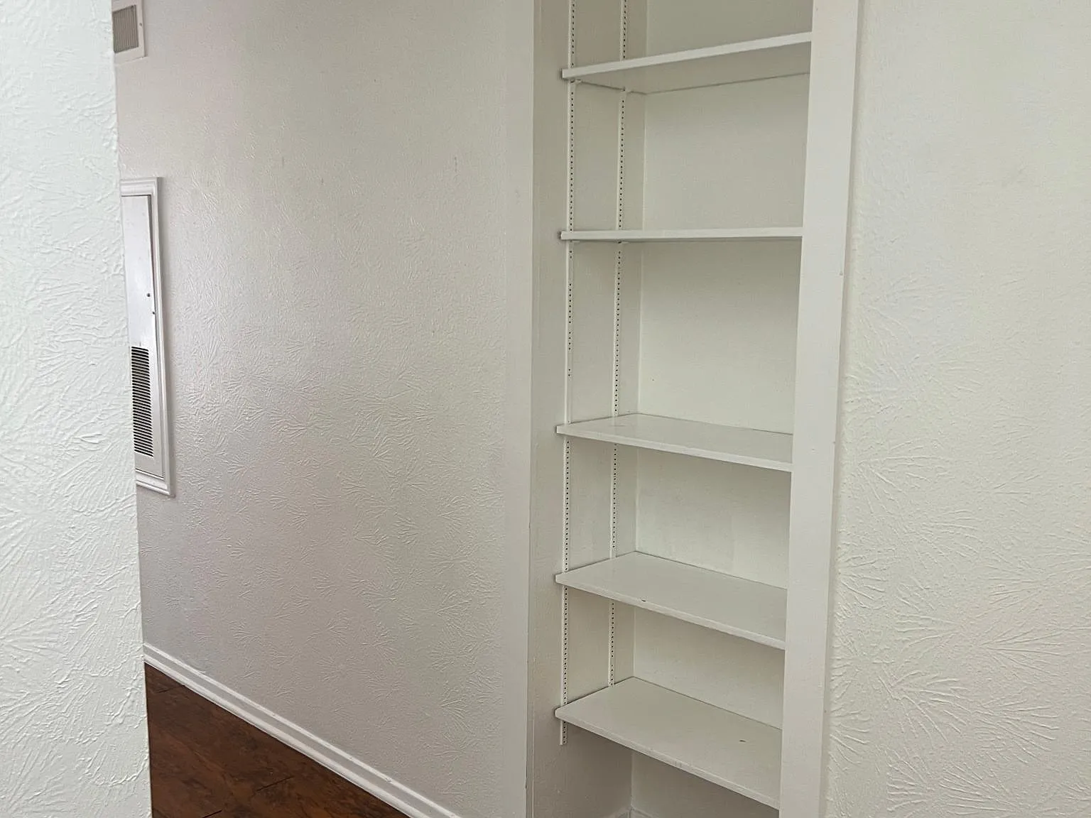 3 bed, 1636 sqft, $2,300 — Photo 3