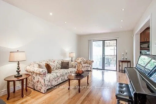 5 bed, $3,500 — Photo 2