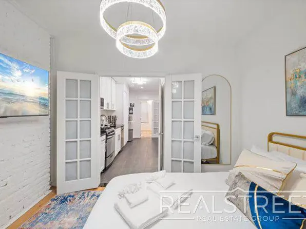 109 Madison Street image 7 of 8