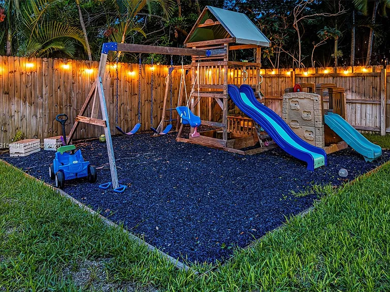 8101 W Lake Dr — Photo 26
