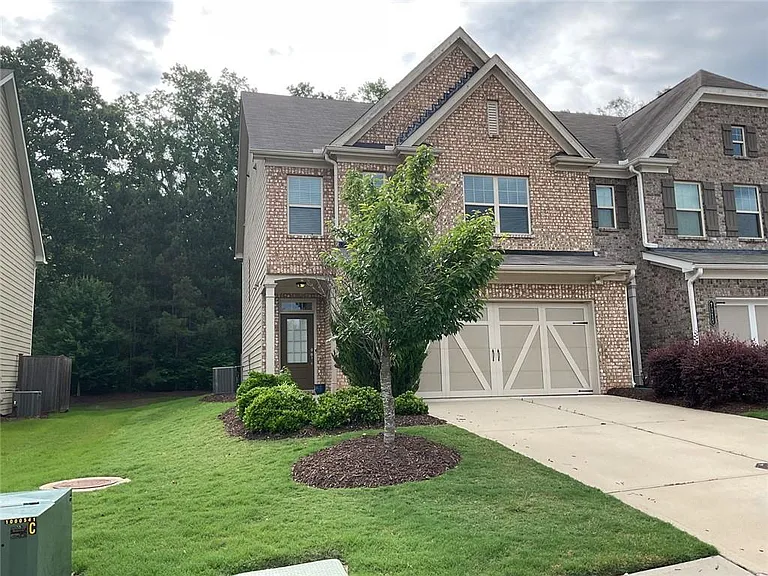 7305 Heritage Oak Ct — Photo 1