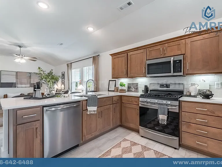 824 S Sparrow St — Photo 18