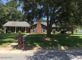 2 Summerfield Pl, Natchez, MS 39120