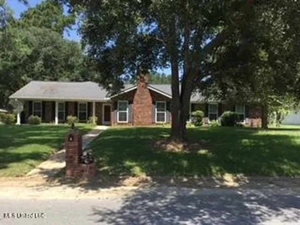 2 Summerfield Pl, Natchez, MS 39120