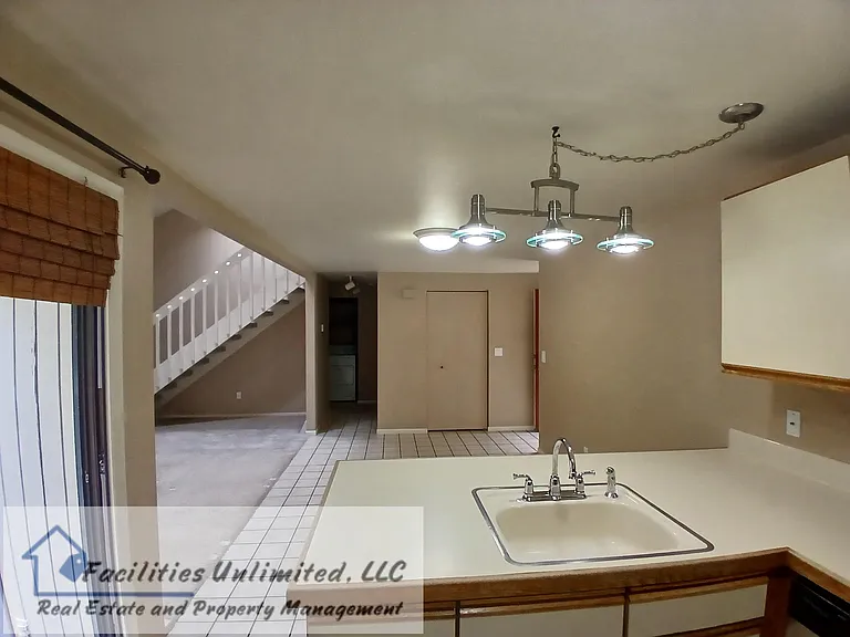 4519 Seaway Cir — Photo 6
