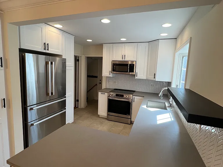 403 Wesley St — Photo 4
