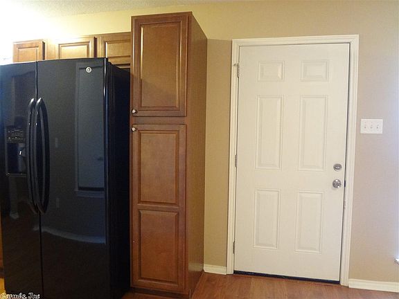 3rd image of 218 Valley View Dr