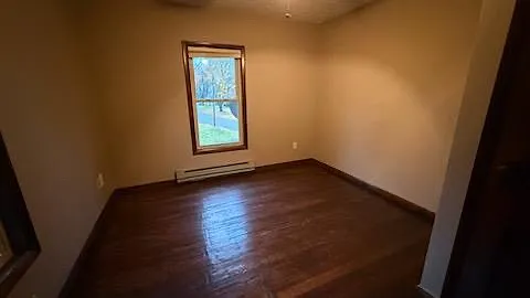 4033 Lincoln Way E — Photo 2