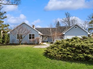 1727 Oakwood Rd, Northbrook, IL 60062