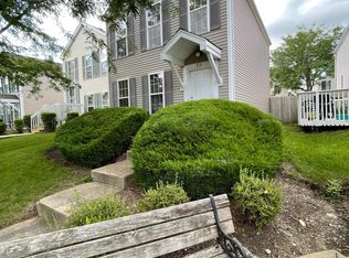 816 Symphony Dr, Aurora, IL 60504