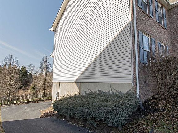 2nd image of 165 Sequoia Cir NW