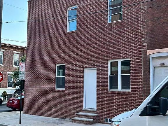 2nd image of 1815 Tasker St #2F