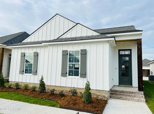 205 Oak Village Dr, Scott, LA 70583