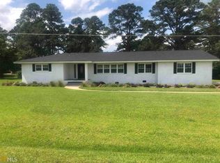 259 Lakeshore Cir NE, Milledgeville, GA 31061