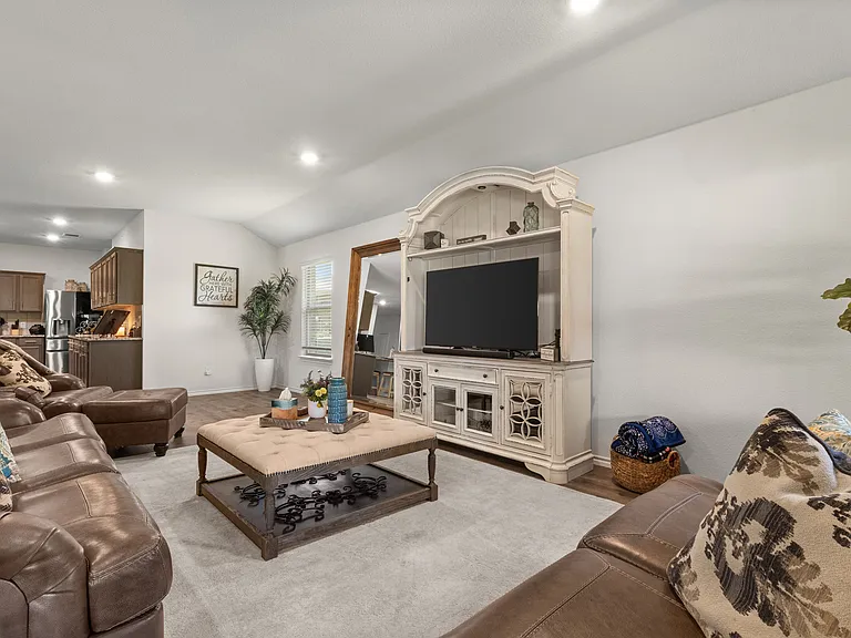 3319 Everly Dr — Photo 10