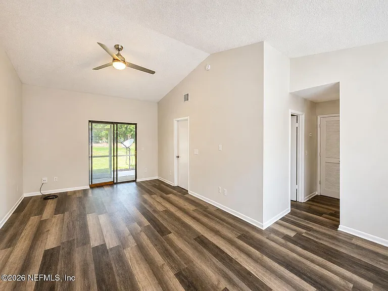 8322 Derbyshire Pl — Photo 3