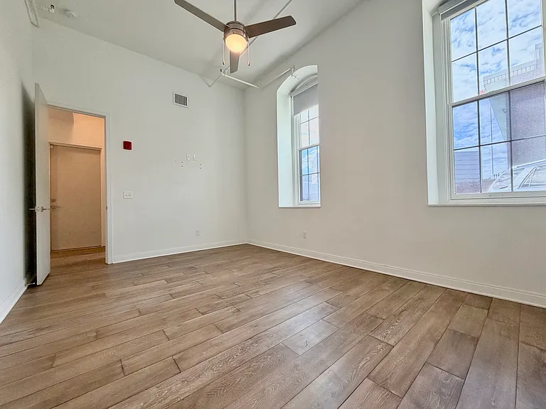 813 Broadway St #101 — Photo 19