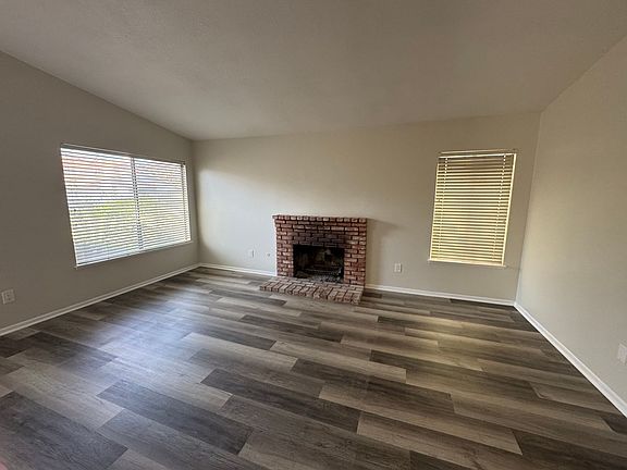 5th image of 231 Laurelwood Ln