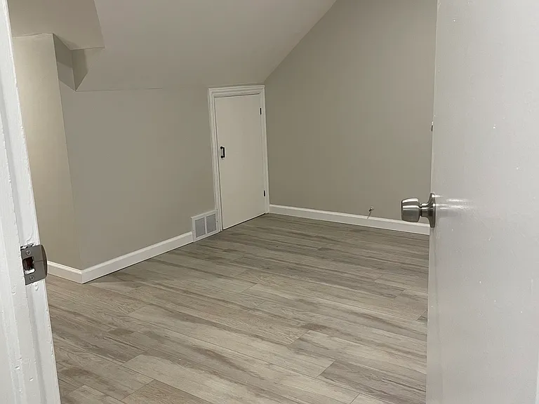 583 Mount Read Blvd #UP — Photo 8