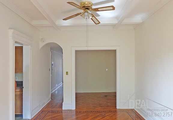 4th image of 384 Parkside Ave