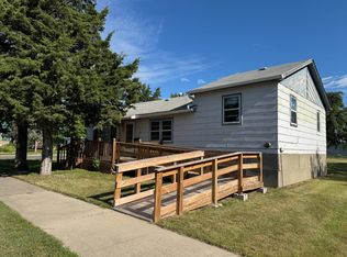 520 W 3rd Ave, Redfield, SD 57469