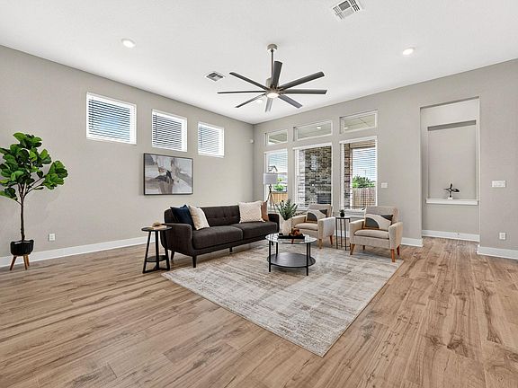 3rd image of 632 Asher Ct
