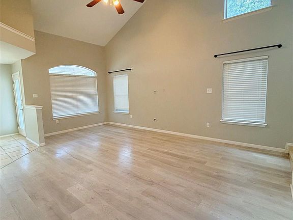 4th image of 1145 Kentra Dr
