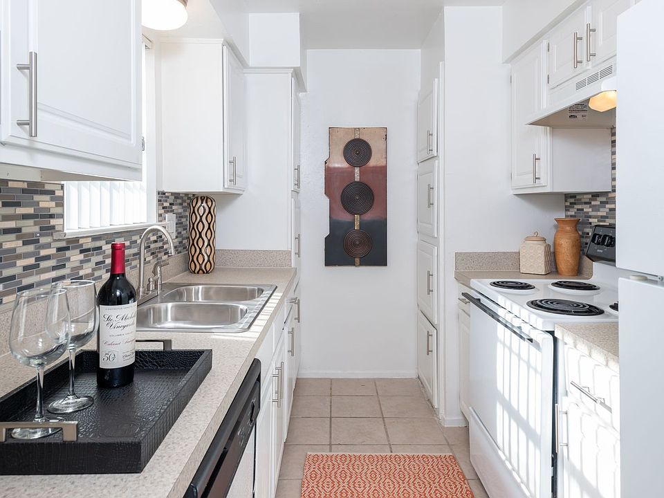 1st image of 928 Del Prado Dr APT 136