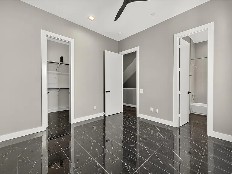 5919 E Post Oak Ln — Photo 32