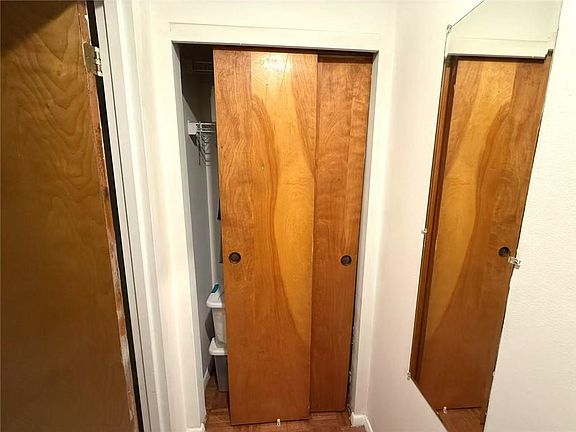 5th image of 755 Narrows Road N #305