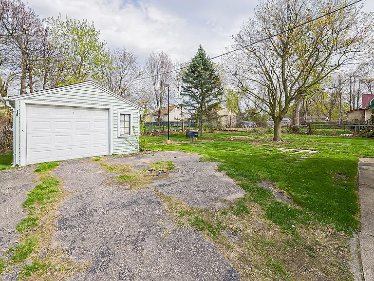 245 S Edith St — Photo 26