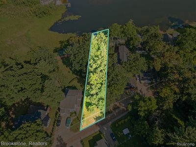 1075 Beach Dr, Lake Orion, MI, 48360