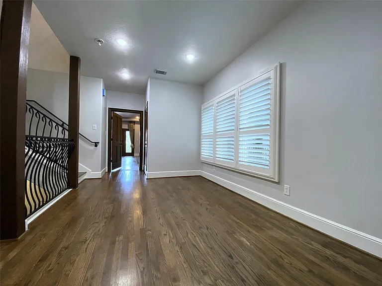 1012 Crocker St — Photo 27