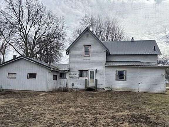 2nd image of 416 1st St