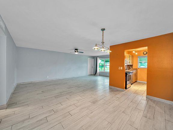 3rd image of 1040 North Drive #C