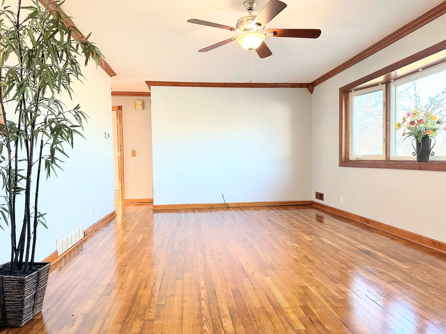 5 bed, 1814 sqft, $1,800 — Photo 3