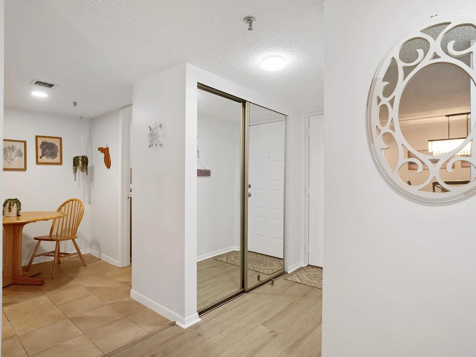 Lakeside Condo — Photo 4