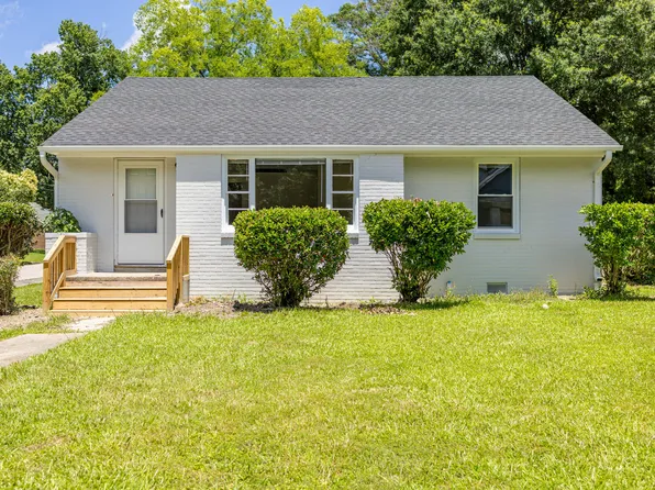 605 E Montgomery St, Henderson, NC 27536