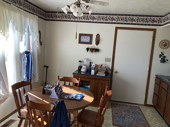 4th image of 1818 W Parkway Dr