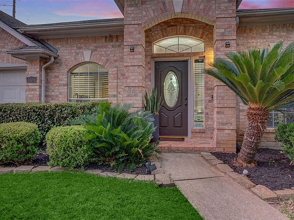 3rd image of 4606 Blue Rose Cir