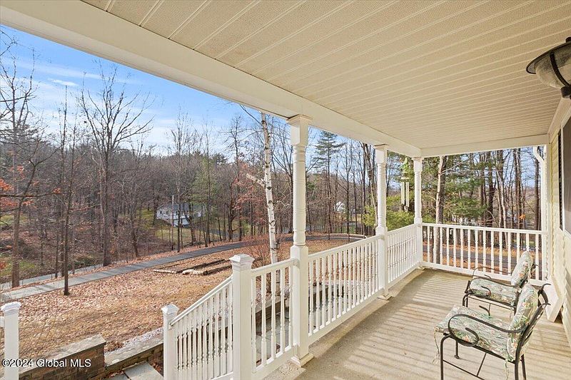 3rd image of 289 Miller Road