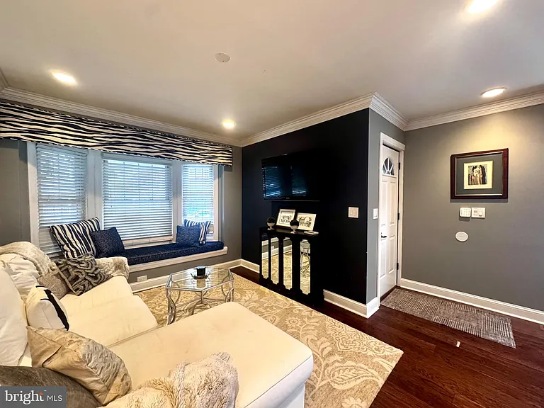 24 Thomas Ave — Photo 27