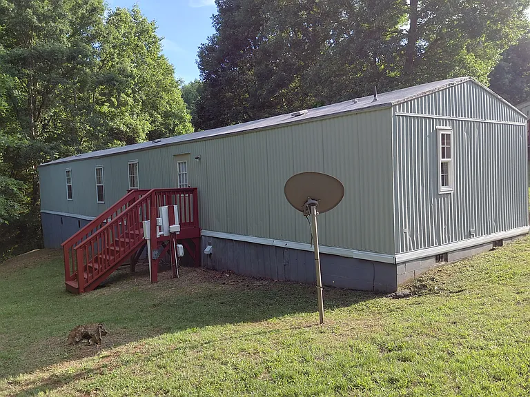 114 Goddard Rd — Photo 2