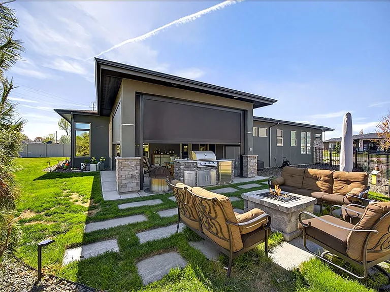 4718 E Goldstone Dr — Photo 35