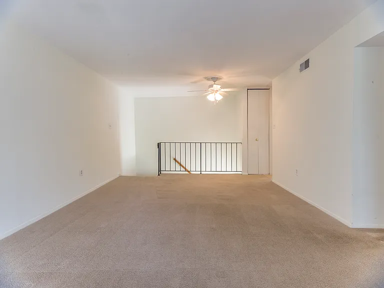 Oxford Hill Apartments — Photo 9