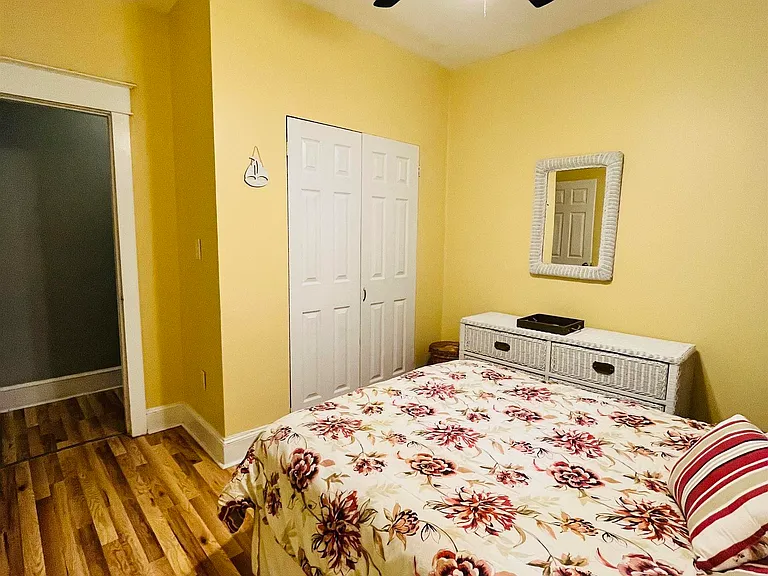 122 Dewey Pl — Photo 10